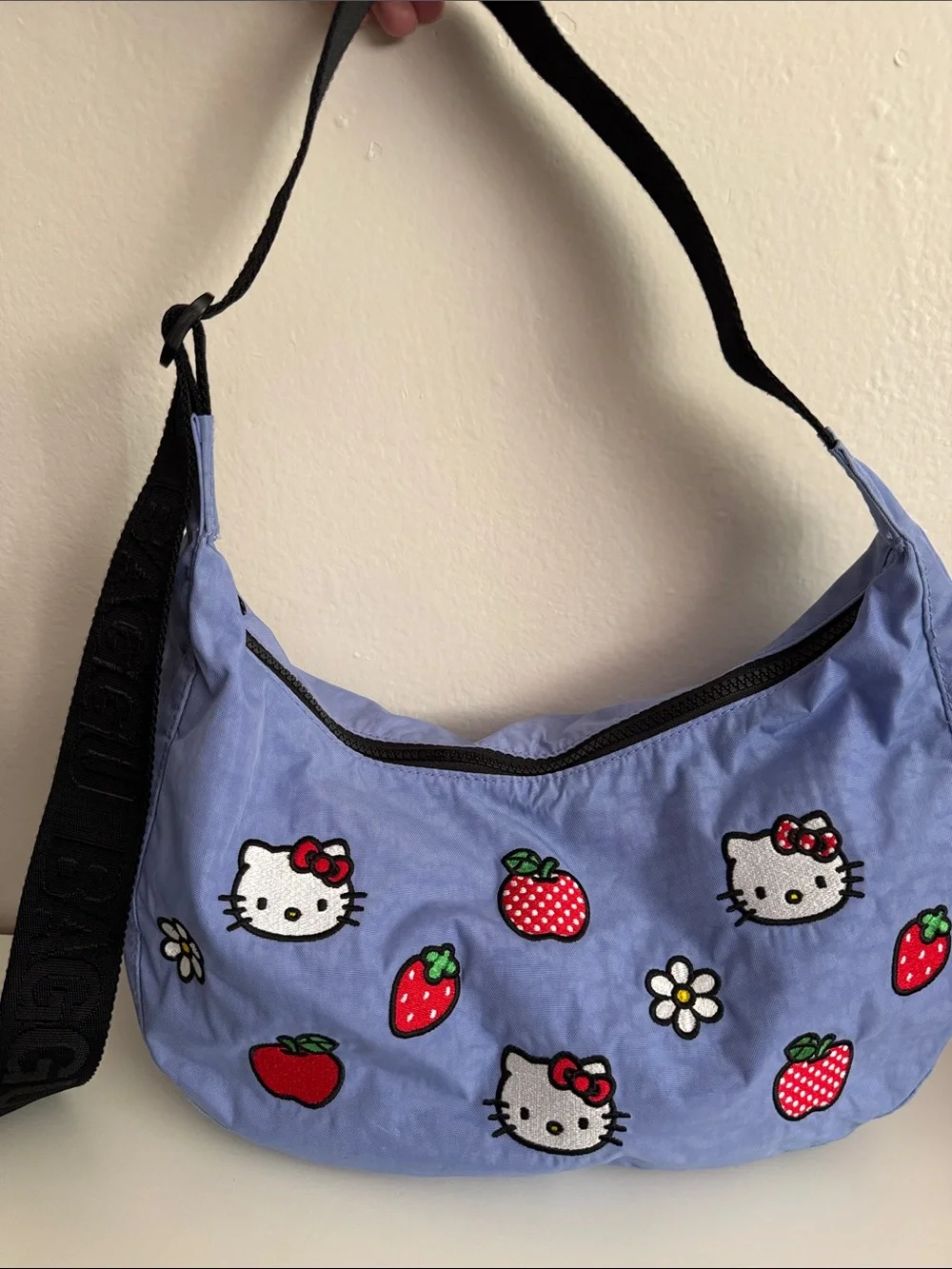 BAGGU Hello Kitty Medium Crescent